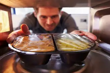 Science Sheds Light why Heating Food in Microwaves Is a Bad Idea