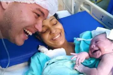 Newborn “Greets” His Dad with a Beaming Smile when She Hears His Voice
