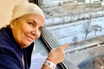 Heartwarming: Daughter Writes a Message of Hope in the Snow for Her Mother Battling Cancer to See