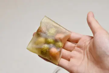 Eat Your Wrapping: Biodegradable Food Wrapping Made from Algae & Cinnamon Compound