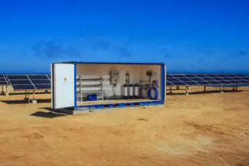 Solar-Powered Desalination Device Turns Sea Water into Fresh Water for 400,000 People