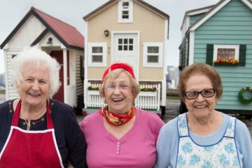 Awesome Trend: Seniors Are Buying Tiny Homes & Live their Golden Years Off the Grid