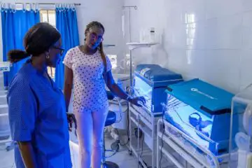 Nigerian Mom Designs Solar Powered Cribs to Put an End to Jaundice in Babies
