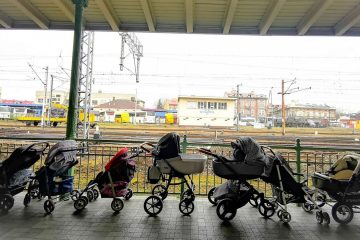 Heartwarming: Moms in Poland Leave a Bunch of Strollers for the Ukrainian Moms Crossing the Border