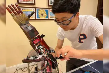 High Schooler Invents an Affordable & Mind-Controlled Prosthetic Arm