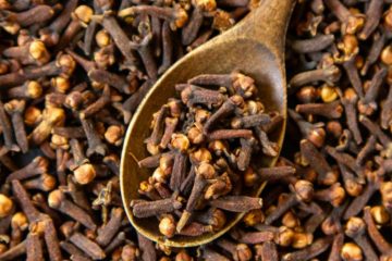 What Happens To Your Body When You Eat 3 Cloves Every Day